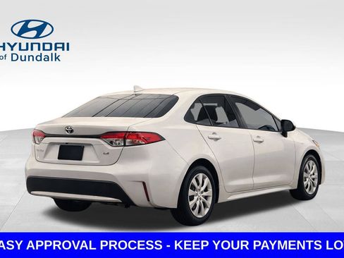 Used 2021 Toyota Corolla LE FWD image 2