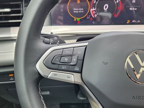 New 2026 Volkswagen Tiguan SE AWD/4WD image 17
