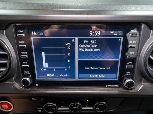 Used 2022 Toyota Tacoma TRD Sport w/ Technology Package RWD image 18