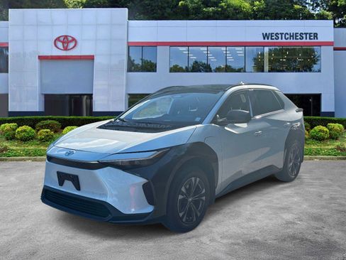 Used 2024 Toyota bZ4X AWD w/ Weather Package image 4