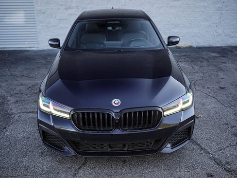 Used 2023 BMW M550i xDrive w/ Dynamic Handling Package image 5