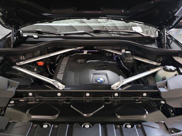 Used 2026 BMW X5 xDrive40i w/ M Sport Package AWD/4WD image 18
