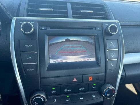 Used 2016 Toyota Camry SE FWD image 12