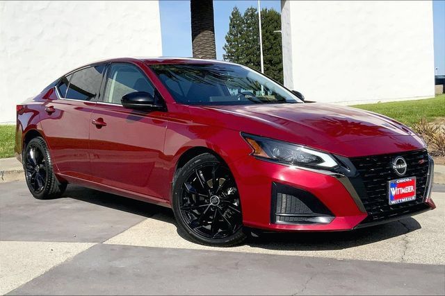Used 2023 Nissan Altima 2.5 SR w/ SR Premium Package AWD/4WD image 2