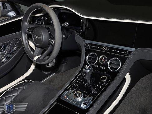 Used 2022 Bentley Continental GT Speed image 25