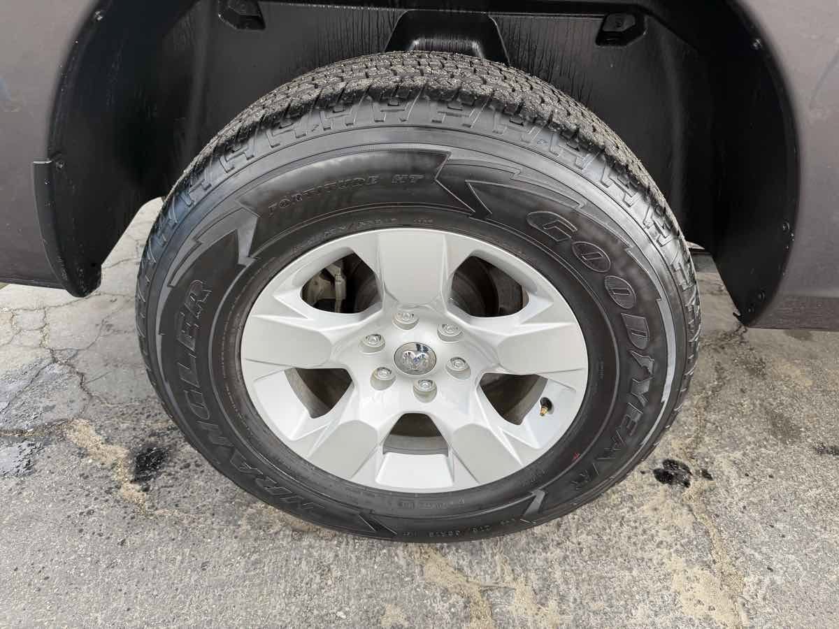 Used 2019 RAM 1500 Classic SLT RWD image 11