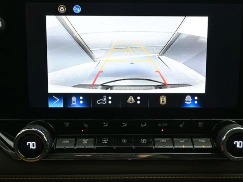 Used 2024 Chevrolet Colorado ZR2 w/ ZR2 Convenience Package III image 16