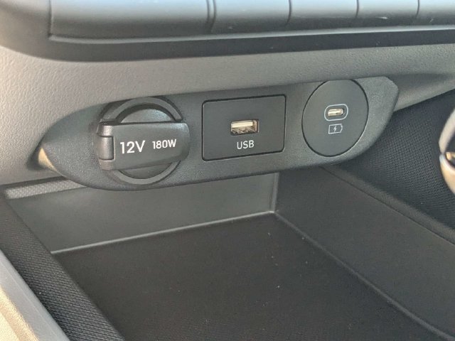 Used 2026 Hyundai Elantra SE FWD image 26