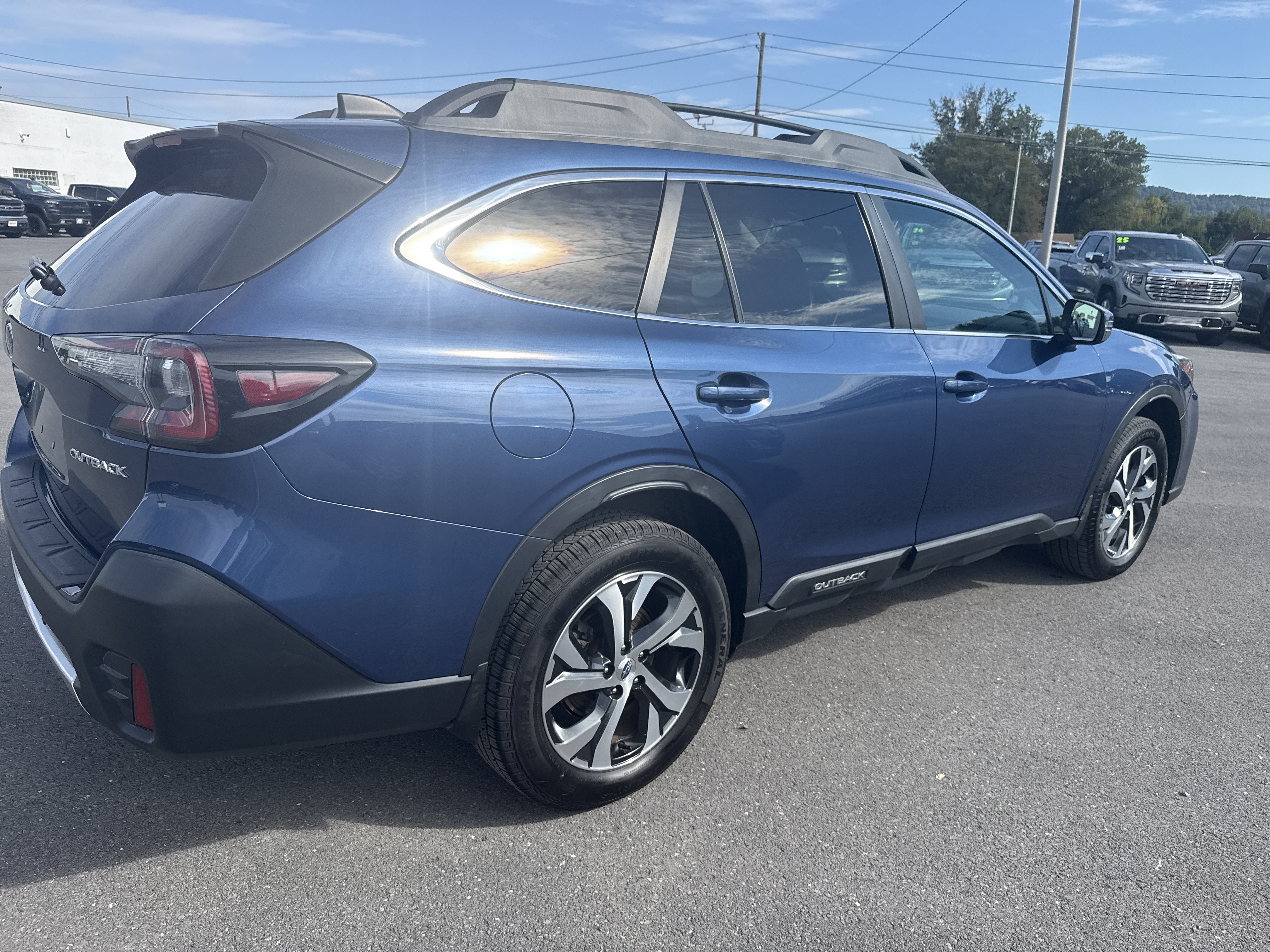 Used 2021 Subaru Outback Limited w/ Popular Package #2 AWD/4WD image 3