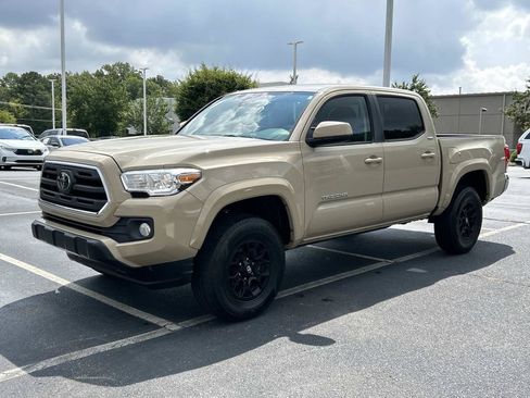 Used 2019 Toyota Tacoma SR5 RWD image 3