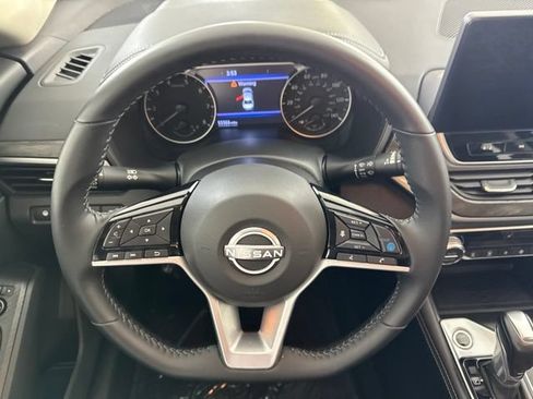 Used 2025 Nissan Altima 2.5 SV w/ SV Premium Package AWD/4WD image 23
