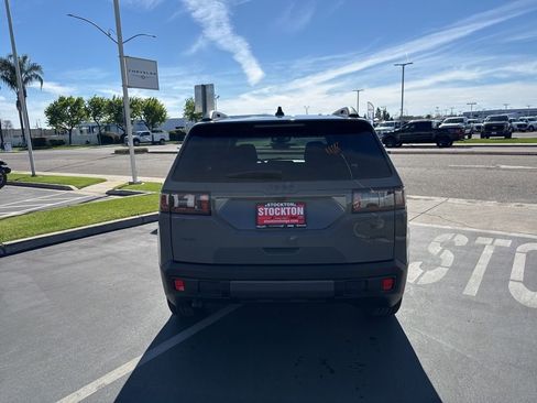 New 2026 Jeep Cherokee Laredo image 6