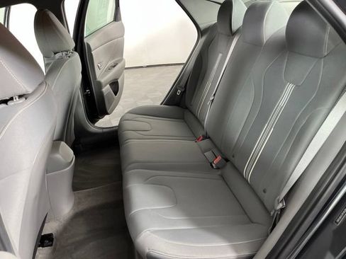 Used 2023 Hyundai Elantra SEL FWD image 41