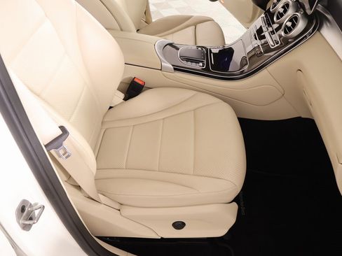 Used 2022 Mercedes-Benz GLC 300 GLC 300 image 12