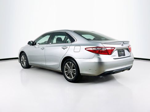 Used 2015 Toyota Camry SE image 5