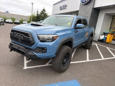 Used 2018 Toyota Tacoma TRD Pro AWD/4WD image 3