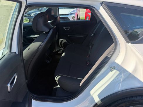 Used 2026 Kia K4 FWD image 25