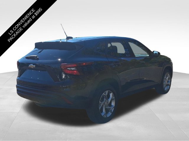 Used 2024 Chevrolet Trax LS w/ LS Convenience Package FWD image 4