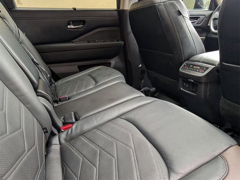 Used 2023 Nissan Pathfinder Platinum w/ Cargo Package image 20