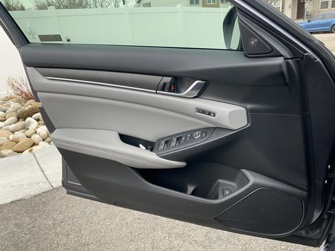 Used 2018 Honda Accord EX-L image 17