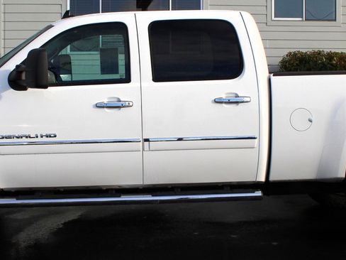 Used 2012 GMC Sierra 3500 Denali image 3