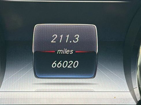 Used 2018 Mercedes-Benz E 300 image 13