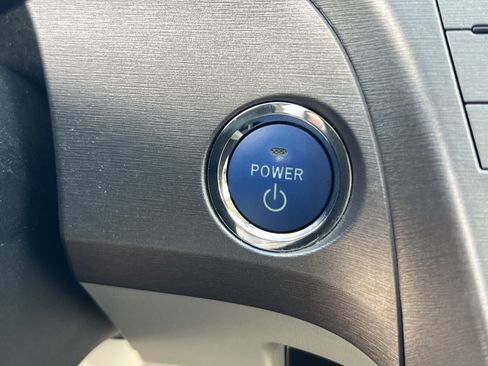 Used 2012 Toyota Prius Three w/ Solar Roof Pkg FWD image 28
