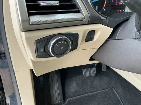 Used 2015 Ford Fusion SE image 26