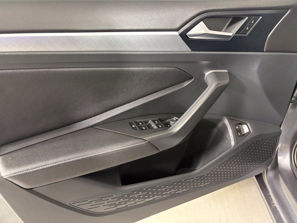 Used 2024 Volkswagen Jetta SE FWD image 14