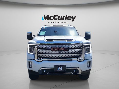 Used 2023 GMC Sierra 3500 Denali w/ Technology Package AWD/4WD image 2