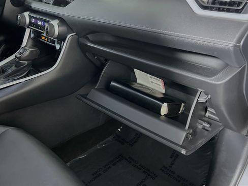 Used 2021 Toyota RAV4 XLE Premium FWD image 35