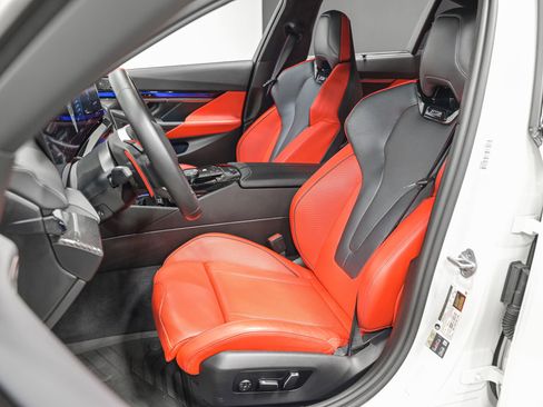 Used 2025 BMW M5 w/ Carbon Package image 16