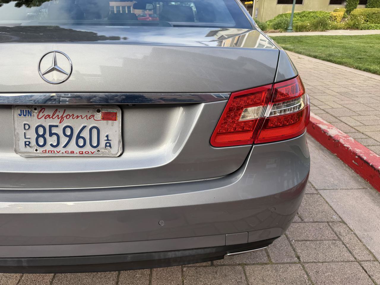 Used 2010 Mercedes-Benz E 550 Sedan image 22