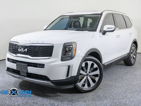 Used 2022 Kia Telluride S FWD image 3