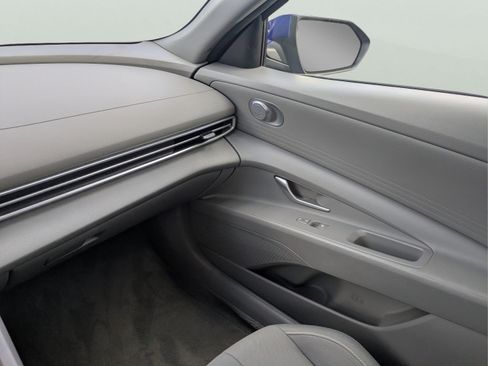 Used 2023 Hyundai Elantra SEL FWD image 13