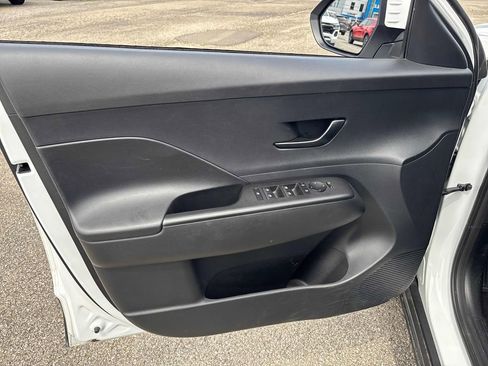 Used 2025 Hyundai Kona SEL AWD/4WD image 9