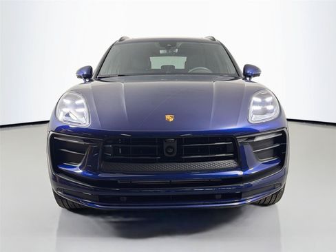 Certified 2026 Porsche Macan AWD/4WD image 10
