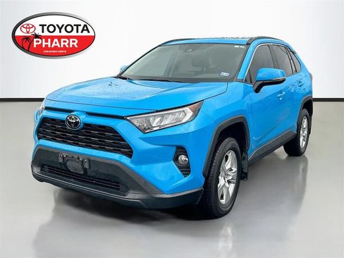 Used 2021 Toyota RAV4 XLE w/ Convenience Package FWD image 1