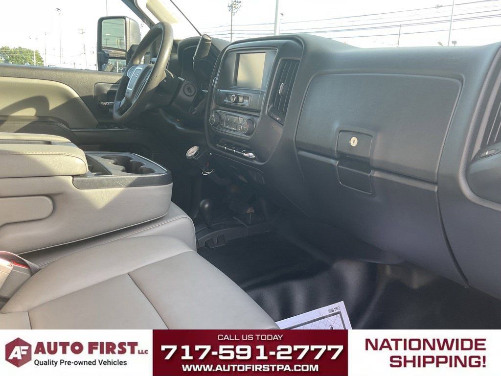Used 2017 GMC Sierra 3500 4x4 Crew Cab image 23