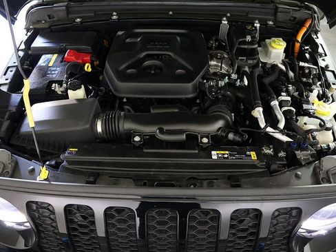 Used 2023 Jeep Wrangler Unlimited w/ Cold Weather Group AWD/4WD image 39