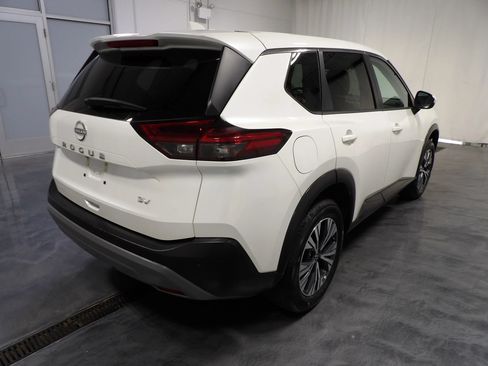Used 2022 Nissan Rogue SV FWD image 4