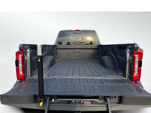 New 2026 Ford F250 Lariat w/ Black Appearance Package image 4