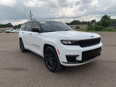 Used 2024 Jeep Grand Cherokee L Summit AWD/4WD image 2