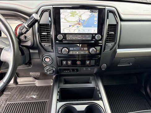 Used 2024 Nissan Titan PRO-4X AWD/4WD image 31