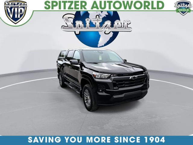 Used 2023 Chevrolet Colorado LT w/ LT Convenience Package II AWD/4WD image 3