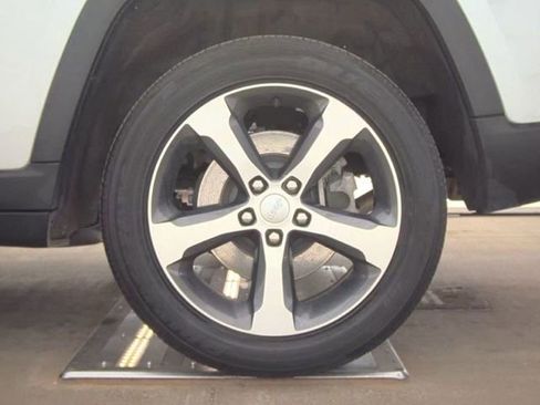 Used 2023 Jeep Grand Cherokee 4WD 4xe image 19