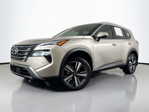 Used 2025 Nissan Rogue SL AWD/4WD image 1