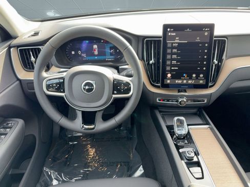New 2026 Volvo XC60 B5 Plus w/ Climate Package image 28