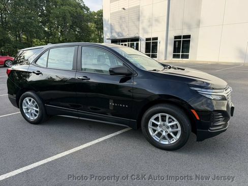 Used 2022 Chevrolet Equinox LS FWD image 5