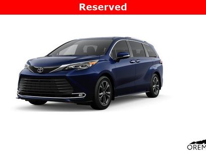 New 2026 Toyota Sienna Platinum